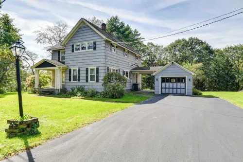 Rustic Bainbridge Retreat w/ Spacious Yard! - 3-Star