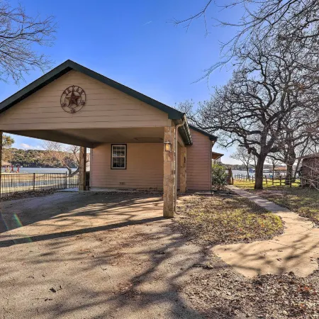 Lakefront Haven ~ 6 Mi to Historic Granbury Square