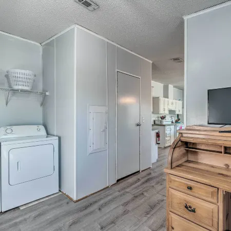 5 Mi to Homosassa Springs Park: Home w/ Yard!