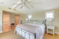 Spacious Avalon Beach House - 2 Blocks to Water! - spa
