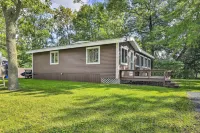 Cozy Lake Champlain Cottage w/ Private Beach!