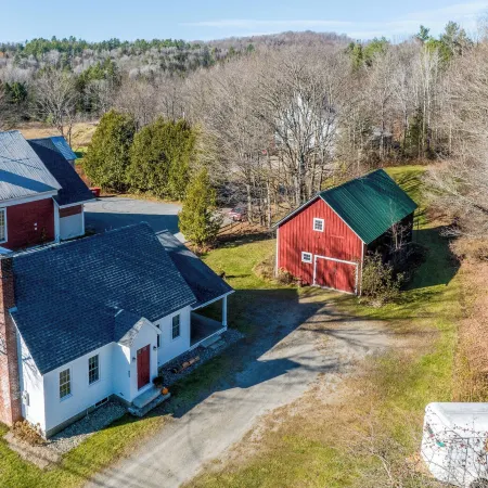 Walk to Village! Family-Friendly Gem in East Burke