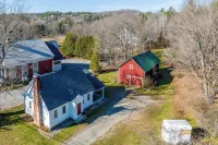 Walk to Village! Family-Friendly Gem in East Burke - WiFi