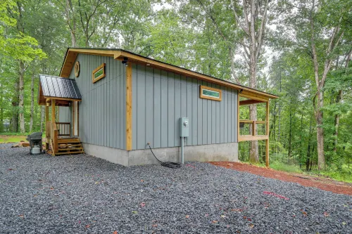 Blue Ridge Mountainside Cottage w/ Fire Pit! - 3-Star