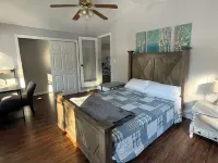 Peaceful 3-bedroom cottage on private Grass Lake. Hotels in Stephenson