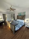 Peaceful 3-bedroom cottage on private Grass Lake. Hotels in der Nähe von Governor Thompson State Park
