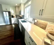 Guest suite in Fairwinds! 2 minutes from golf course w/ putting green in yard!