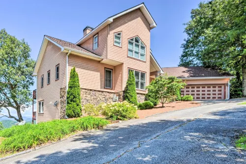 Sky Valley Home w/ Mtn View, 5 Mi to Rabun Bald! - Wifi