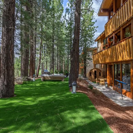 Obsidian 7 Deluxe 5000 sq ft House, Private Jacuzzi and Movie Theater, Close to Eagle by RedAwning
