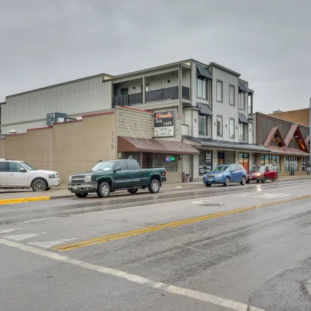 Downtown Columbia Falls Condo 16 Mi to Ski Resort