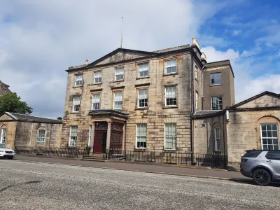 The Tontine Hotel Hotels near Greenock Cemetery