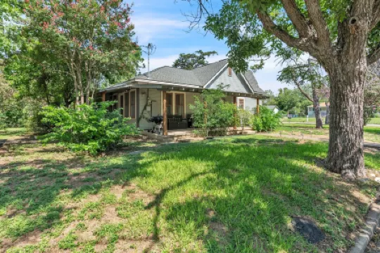 Bright & Fun 3Br Cozy Nook 3 Bedroom Home by RedAwning