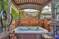 San Antonio Rental w/ Courtyard: Walk to Riverwalk