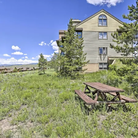 Walk to Ski Lift Mtn-View Granby Ranch Condo