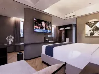 Fieris Hotel Jakarta Hotels near Arion Mall