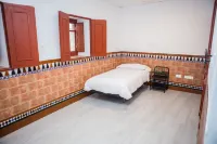 Vivian's Guest House