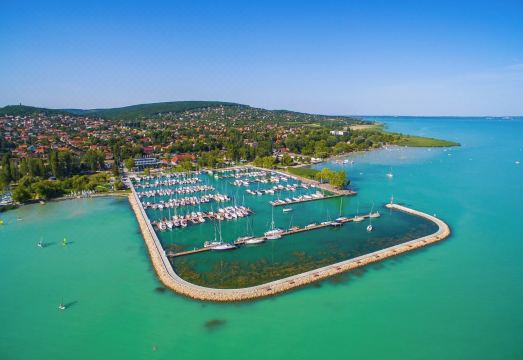 5. 라로바 호텔..