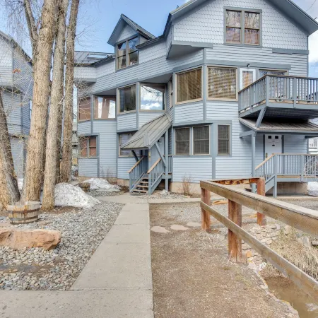 Telluride Condo Walk to Lift, Bear Creek, and More!