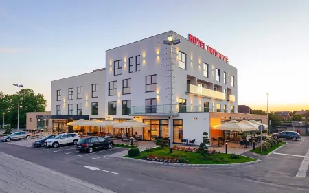 Antunović Hotel East Отели в г. Сесвете