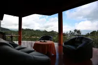 Tea Garden Holiday Inn Hotels in Ella