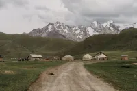 訪問Kel-Suu蒙古包營地 酒店