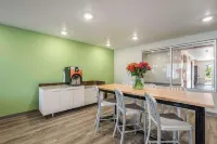 WoodSpring Suites Chicago Midway Hotel a Bridgeview