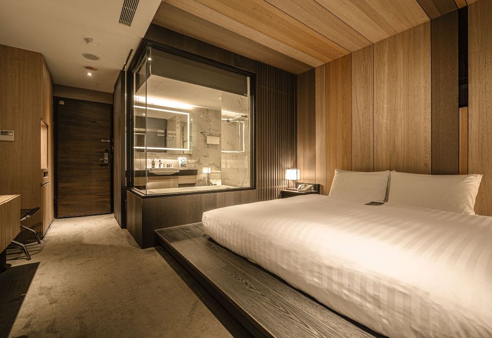 1. 호텔 이스트 타..