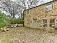 Middle Warble Stables Hotels near Sabden Baptist Church