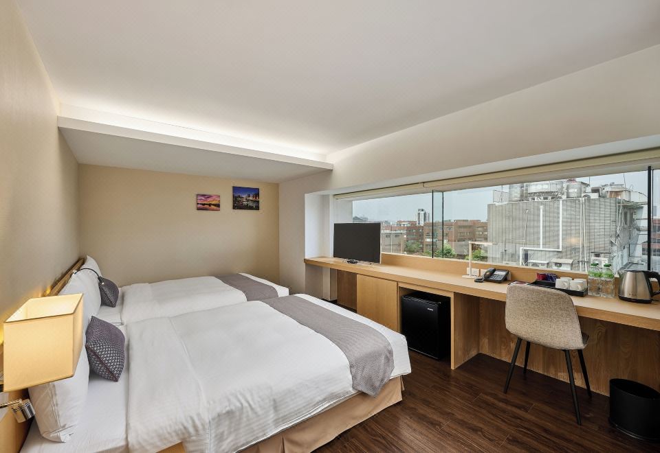 4. 이스틴 타이베이..