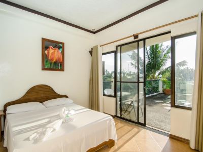 Turtle Inn Resort