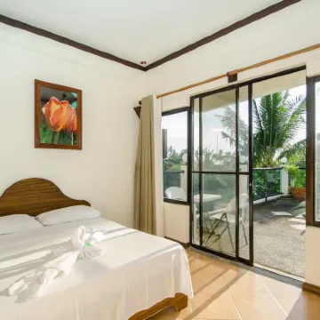 Turtle Inn Resort Hotels near Cagban Beach