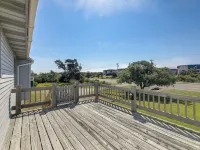 Atlantic Beach Home by Fort Macon State Park Hotele w: Atlantic Beach