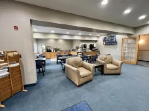 Reston Inn & Suites スペンサーのホテル