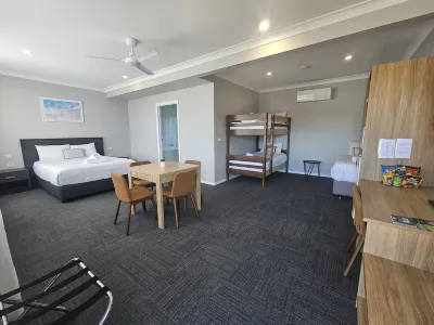 Hive Hotel, Moruya Hotel dekat Gundary Oval