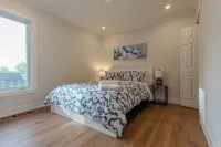 Sunny Side Retreat Hotels in Georgina