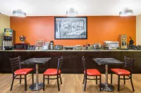 Super 8 by Wyndham Baker City