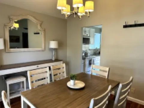 Spacious 3 BDRM for 9 - SA & NB โรงแรมในLive Oak