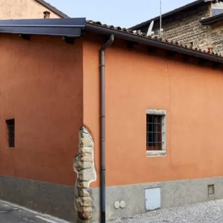 Bergamo Town elegant apartment near airport