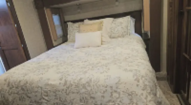 Cozy RV with AC and WiFi in Marvelous Metaline