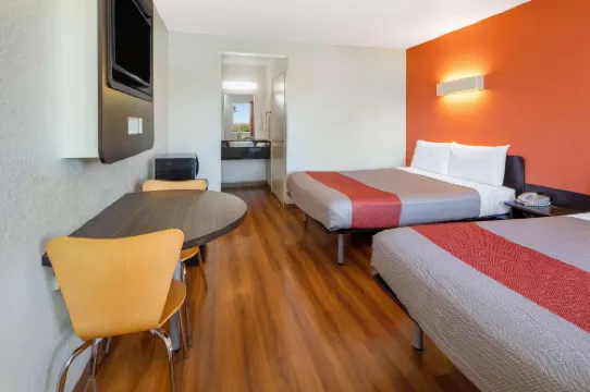 Motel 6 Ventura, CA - South