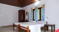 Lovedale Lakeside Homestay Hotels in Muhamma