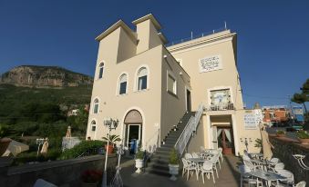 Hotel Royal Hills