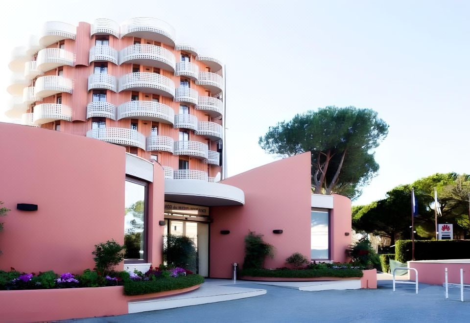 hotel overview picture