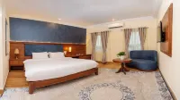 Hotel Lacoul Inn