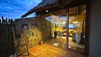 Soroi Lions Bluff Lodge فنادق في Mwatate