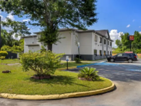 Econo Lodge Hotels in Wayne County