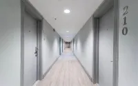 Ocean Dr, Steps to Beach, Pool  Apt. 1/1, with Parking Permit and City Approved.