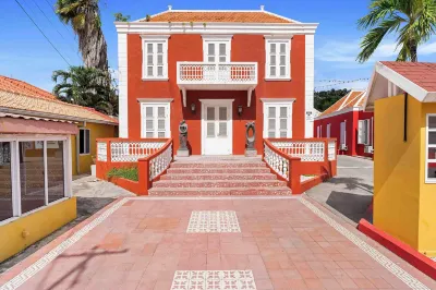 The Ritz Hostel Hotel a 