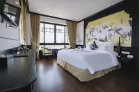 ดิ ออร์คิด พรีเมียม โฮเทล - สระว่ายน้ำบนดาดฟ้า
