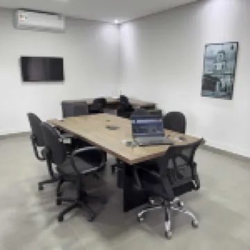 L'Hirondelle Flat Service